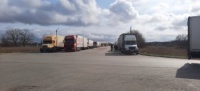 Новости » Общество: Почти 100 грузовиков ожидают очереди на Керченскую переправу