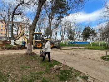 В Керчи из-за прокладки водовода перекрыли въезд во дворы по Орджоникидзе