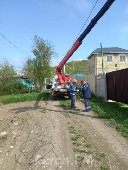 Новости » Общество:  «Крымэнерго» даже в выходной подключает дачи к электросетям