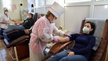 Новости » Общество: Более 25 тысяч человек стали донорами крови в Крыму за прошлый год