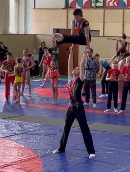 Новости » Спорт: Чемпионат Крыма по спортивной акробатике проходит  в Керчи