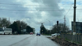 Новости » Общество: На Чкалова несколько дней не работает светофор