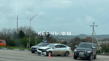 Новости » Криминал и ЧП: Из-за неработающего светофора на Чкалова произошло серьезное ДТП