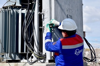 Новости » Общество: В Ленинском районе энергетики наращивают объемы электросетевого хозяйства