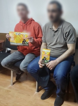 Новости » Криминал и ЧП: Полиция Керчи задержала очередных пособников телефонных аферистов