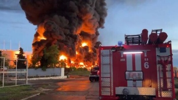 Новости » Криминал и ЧП: Четыре цистерны сгорели на нефтебазе в Севастополе