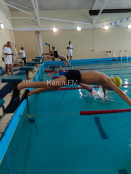 В Керчи прошел Чемпионат и Первенство Крыма по плаванию в ластах