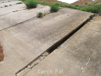 Новости » Общество: Северо-Крымский канал заполняют водой в старые щели