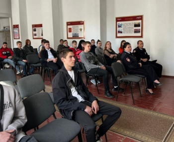 Новости » Общество: День открытых дверей прошел в полиции Керчи