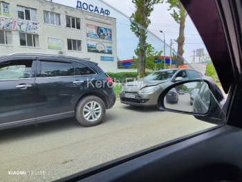 Новости » Общество: На Мирошника в Керчи произошла авария
