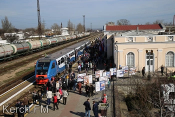 Новости » Общество: 1,5 млн туристов планируют перевезти поездами в Крым летом