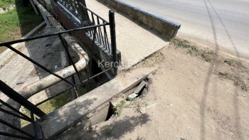 Новости » Общество: Керчане просят администрацию обратить внимание на состояние Партизанского моста