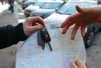 Крымчанин продал дюжину чужих авто по поддельным документам