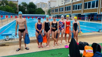 Новости » Спорт: Пловцы из Керчи отобрали медали у лучших спортсменов