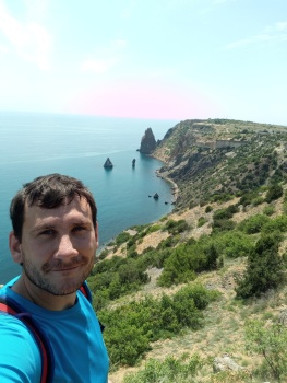 Новости » Общество: Физрук из Северска на байдарке переплывает вдоль  берегов Крыма