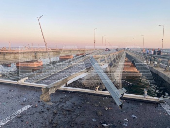Новые фото и видео разрушения Крымского моста в результате ЧП
