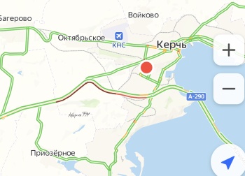 Новости » Общество: Со стороны Керчи очередь на Крымский мост растянулась до АЗС Атан