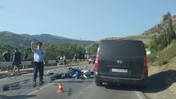Новости » Криминал и ЧП: В ДТП в Крыму пострадал мотоциклист, начата проверка