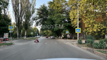 Новости » Общество: Осторожно! На дороге на Орджоникидзе в Керчи открыт люк