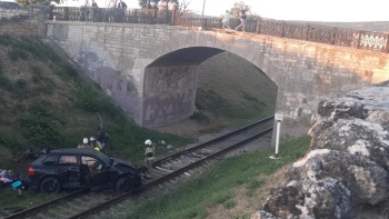 Новости » Общество: День города в Феодосии завершился падением  Porsche Cayenne с моста