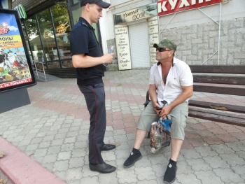 Новости » Общество: Полиция Керчи на улицах рассказывает про кибермошенников и как не стать их жертвой