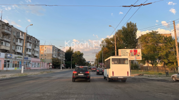 Новости » Общество: Водители, внимание! Дорожники в Керчи срезали асфальт в нескольких местах