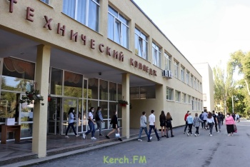 Новости » Общество: Спортивный корпус Керченского политехнического колледжа отремонтируют в следующем году