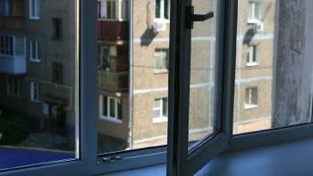 Новости » Криминал и ЧП: В Симферополе трехлетний ребенок выпал из окна