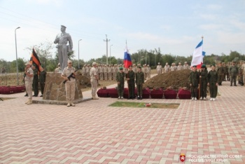 Новости » Общество: Останки 247 бойцов Красной армии перезахоронили в Ленинском районе Крыма