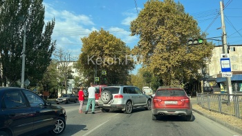 Новости » Криминал и ЧП: Утро в Керчи началось с трёх аварий