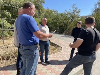ОБЭП и республиканские эксперты приехали в Керчь по поводу проверки объектов благоустройства