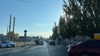 Вчера около кольца на автовокзале Керчи произошла авария