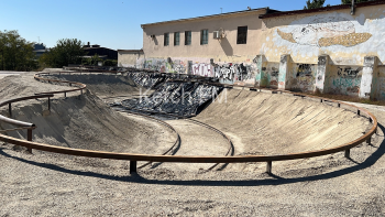 Новости » Общество: В Керчи начали строительство нового скейт-парка