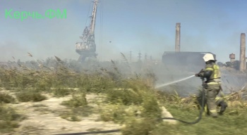 Пожар на бывшем ЖРК в Керчи приехала тушить одна пожарная машина