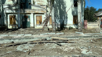 Новости » Общество: Как нам ходить? Горожане жалуются на ремонт тротуаров на ул. Орджоникидзе