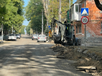 Новости » Общество: На улице Гагарина в Керчи сняли асфальт