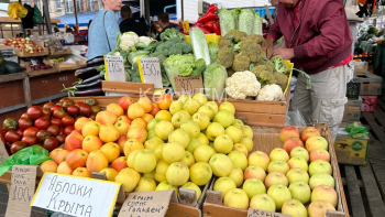 Новости » Общество: Обзор цен на овощи и фрукты на 4 октября в Керчи