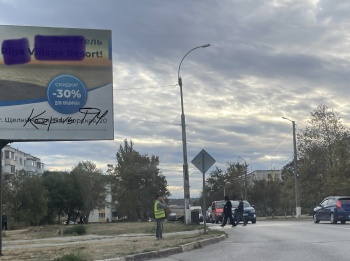 Новости » Общество: На Блюхера в Керчи вернули знак «Главная дорога» и убрали «Пешеходный переход»
