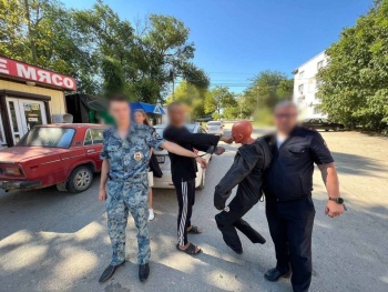 Новости » Криминал и ЧП: Крымчанин едва не забил до смерти ногами своего знакомого