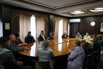 Новости » Общество: Шесть керченских семей получили ключи от квартир в рамках программы переселения из аварийного жилья
