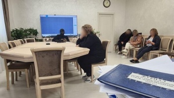 Главу "Крымавтотранса" обвиняют в получении взятки в виде ремонта квартиры