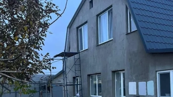 Новости » Криминал и ЧП: Трехлетний ребенок выпал из окна дома в Ленинском районе