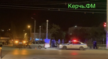 Новости » Криминал и ЧП: В Керчи рядом с горбольницей произошло ДТП