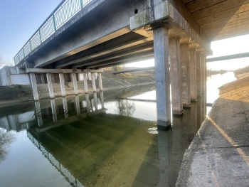 Новости » Общество: Северо-крымский канал в районе Семисотки:  какая вода идет в Керчь?
