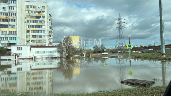Новости » Криминал и ЧП: Власти Керчи бездействуют: часть района на Буденного уходит под воду