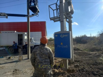 Новости » Общество: Крымэнерго установили новую трансформаторную подстанцию в Аджимушкае