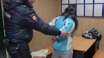 Новости » Криминал и ЧП: Крымчанка получила условный срок за избиение полицейских