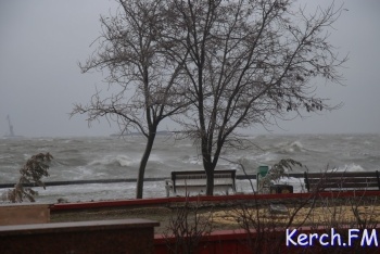 Новости » Общество: Ураганный ветер 35-40 м/с и сильные дожди со снегом ожидаются в Крыму сегодня