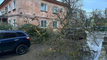 Новости » Общество: Керчане "предъявляют" за благоустройство во дворах главе администрации