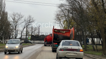 Новости » Общество: Водители Керчи просят включить светофор на Годыны-Вокзального шоссе